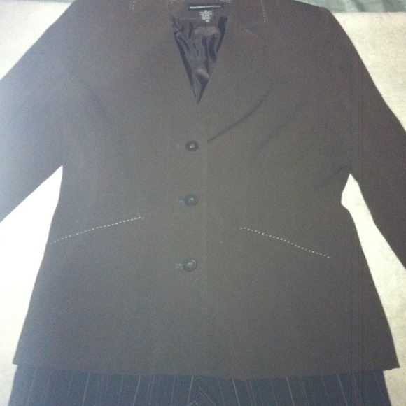 Slack suit!! Flirty and unforgettable ! - Picture 2 of 4