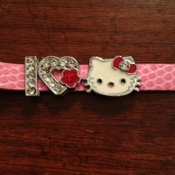 🔴SOLD to @clauditagomez🔴 Hello kitty bracelet