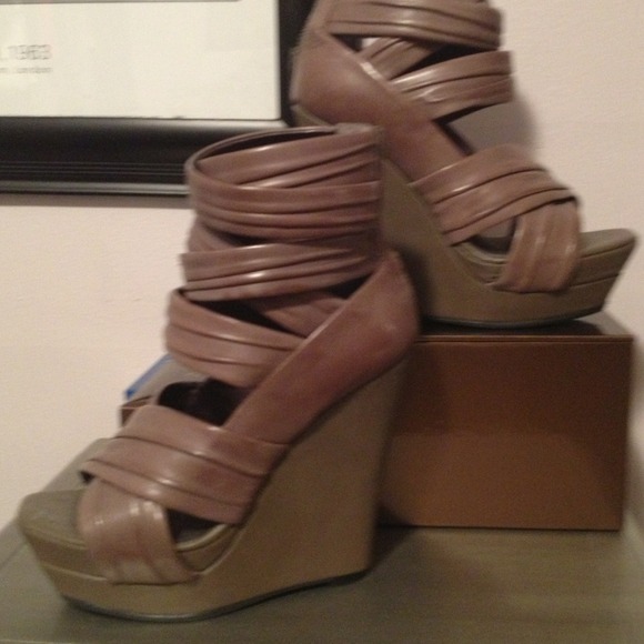 Jessica Simpson platform sandals