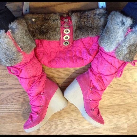 πSOLD!π Coach Sophie pink quilted wedge boots - Picture 2 of 4