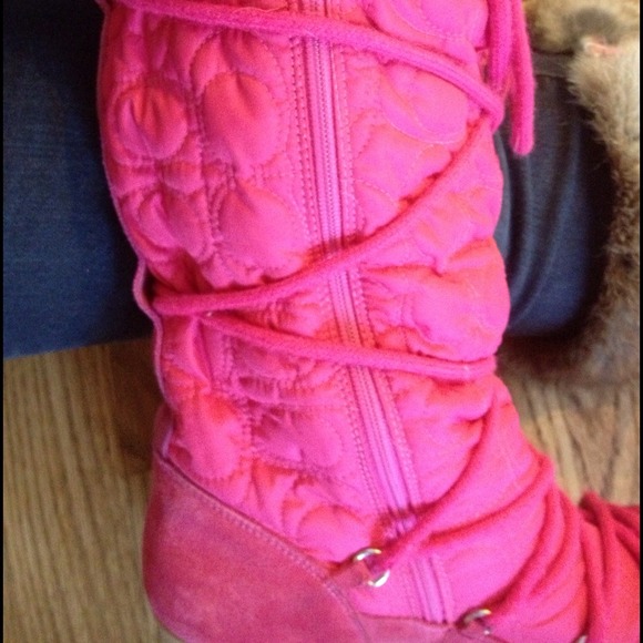 πSOLD!π Coach Sophie pink quilted wedge boots - Picture 4 of 4