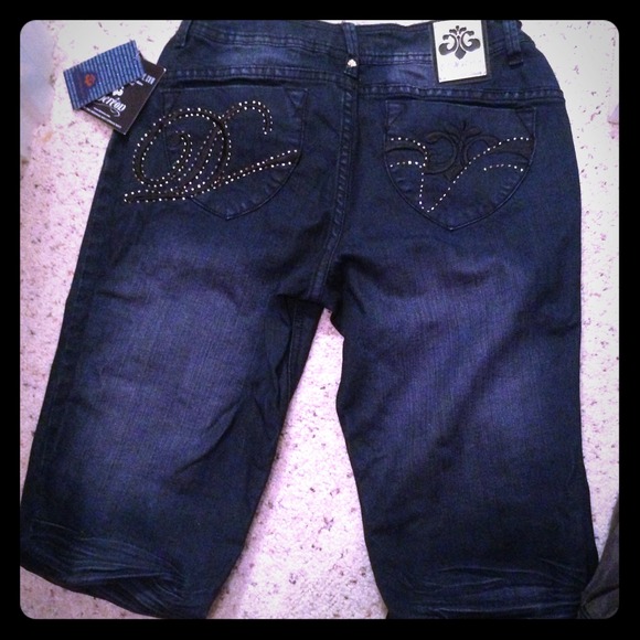 Dereon Skinny Jeans - Picture 1 of 1