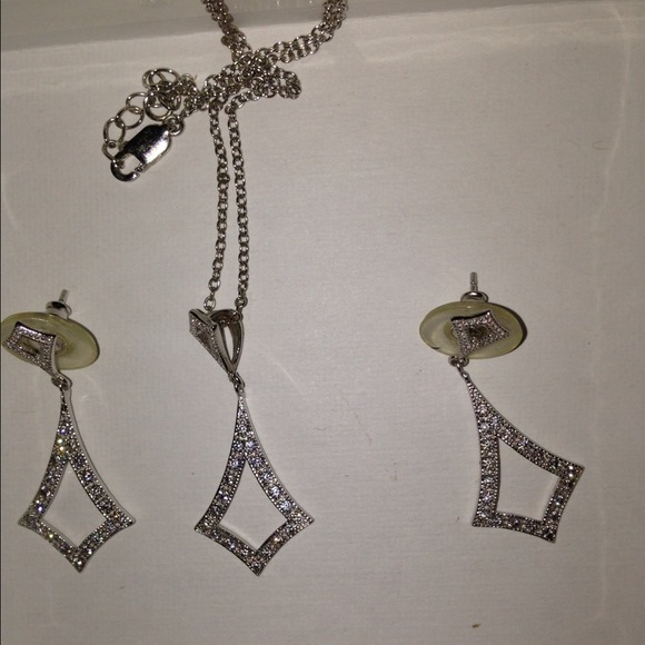 New Necklace & Earring set