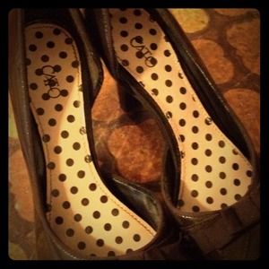 HALF PRICE!!!!!!!!!!!! get these heels only $10