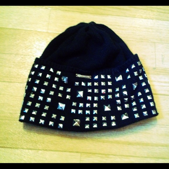 📌Sold📌Michael kors studded beanie