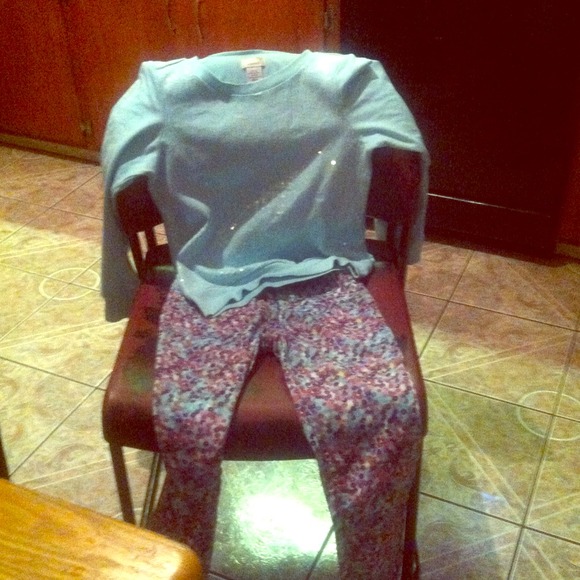 Blue  sweter with purple  an blue pants