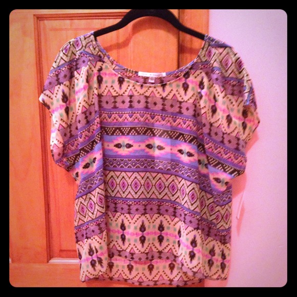 Trendy tribal print top