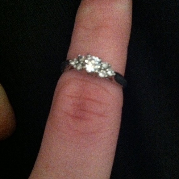 ❌❌SOLD❌❌CZ ring - Picture 2 of 2