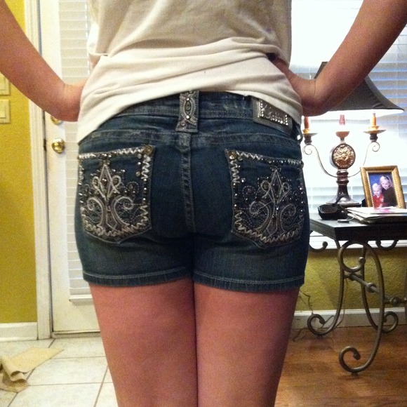 Grace in LA shorts