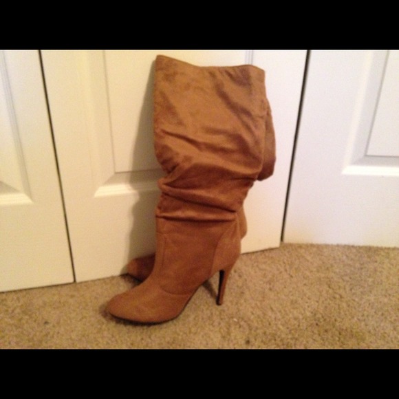 ✨Faux suede knee-high boots👢👢✨