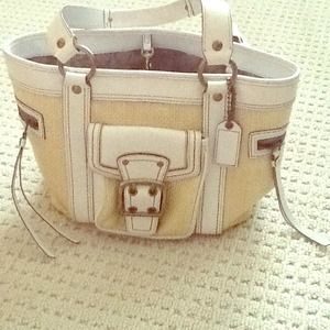 👜Reduced 👜 Authentic Coach leather bucket tote