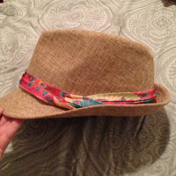 Fedora - Picture 2 of 2