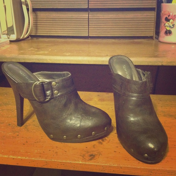 Spring brown faux leather clog heels Size 7