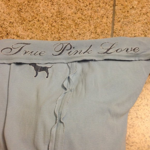 SOLD.  Victoria Secret PINK lounge Capri - Picture 2 of 4