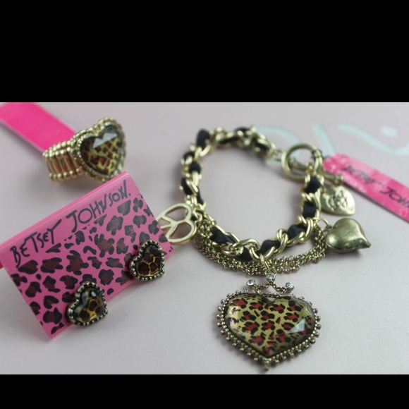BETSEY SET