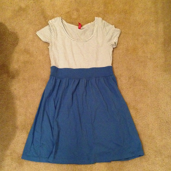 Short sleeved h&m blue dress