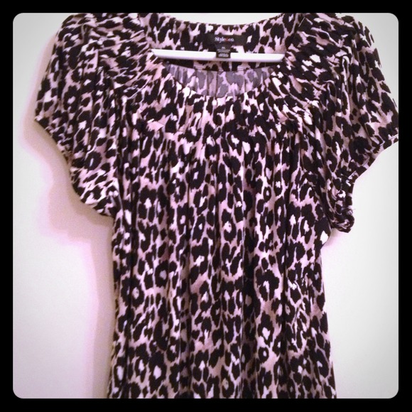 Reduced!! Leopard print tee