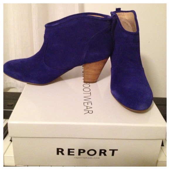✂$✂$NWB Gorgeous blue Report® Marks booties! Sz 8.
