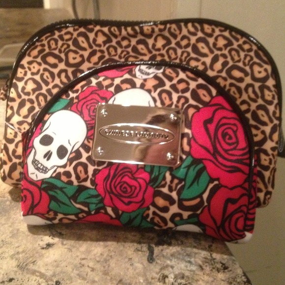 Set of 2 Chinese Laundry travel/makeup bags