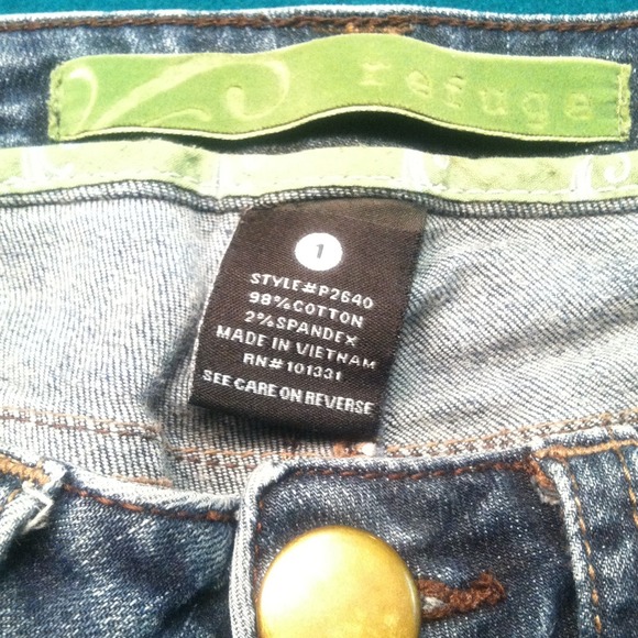 Refuge Capris - Picture 3 of 3