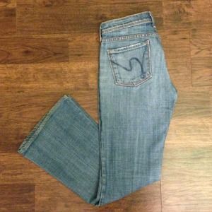 Citizens of Humanity Denim - Gently used Citizens "Ingrid" flair jeans Citizens of Humanity Denim - Gently used Citizens "Ingrid" flair jeans