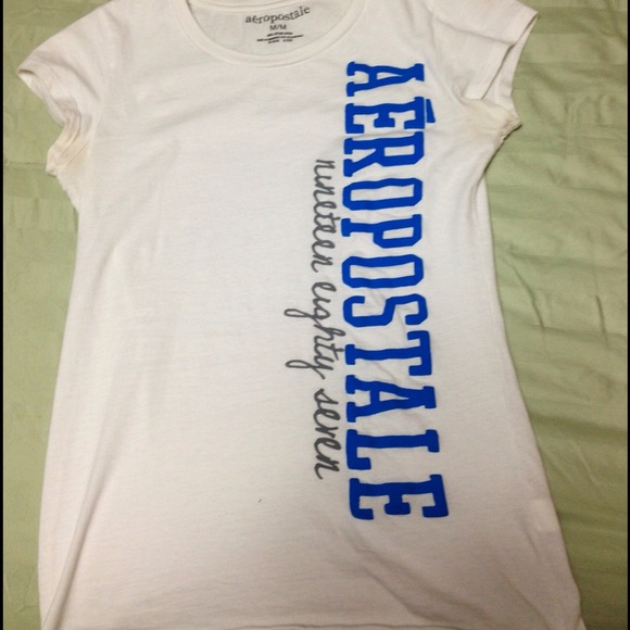 White Aeropostale graphic tee