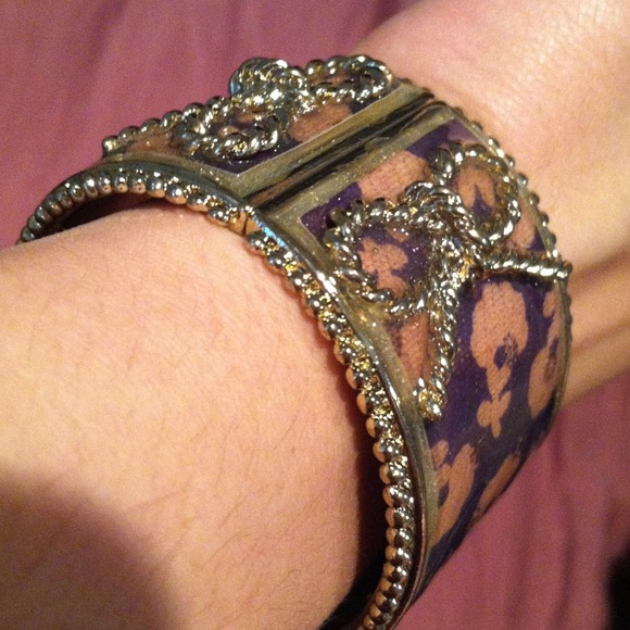 Rachel Leigh Cuff Bracelet!!! - Picture 3 of 4