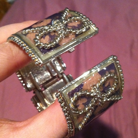 Rachel Leigh Cuff Bracelet!!! - Picture 4 of 4