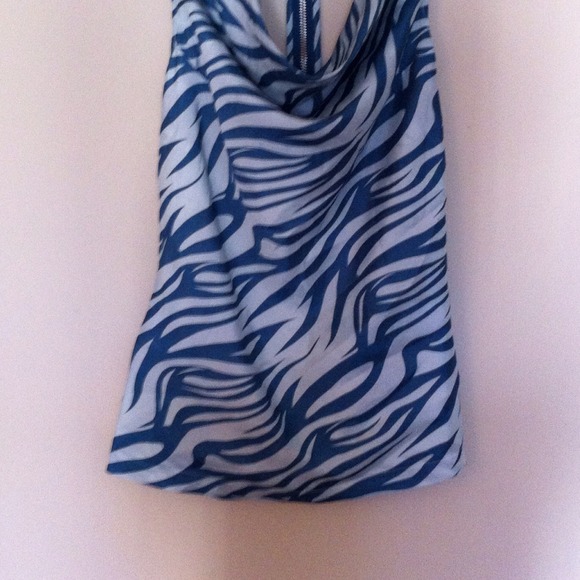 •SOLD• In bundle Animal print top - Picture 2 of 3