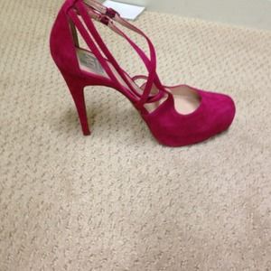 Dolce Vita Hot Pink Suede Platform Heels line new.