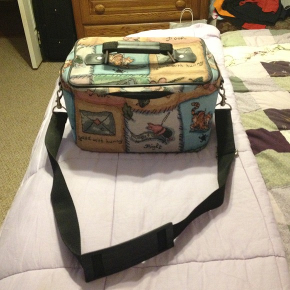 Classic Pooh design travel case
