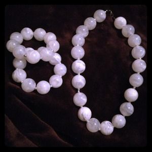 Necklace and bracelet set