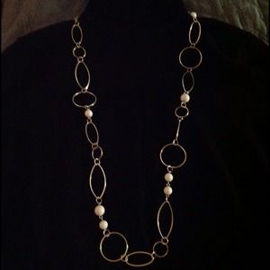 Silvertone necklace