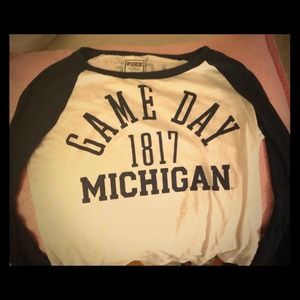 Bundle for @d_lefty 2 VS UofM tops