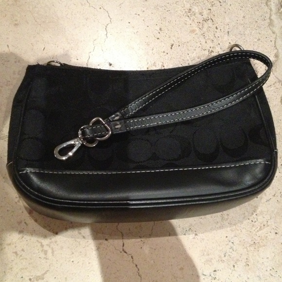 Small signature coach purse!! Like new