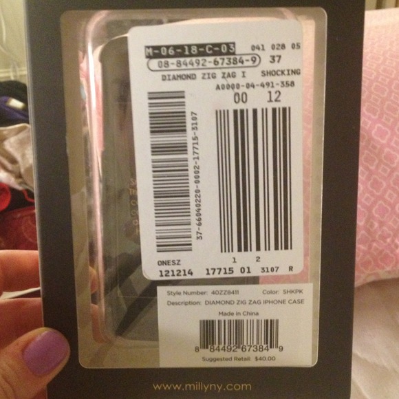 SOLD Milly iPhone 4/4s chevron case - Picture 2 of 2