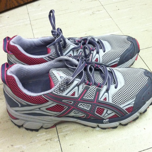 Size 9 running shoe
