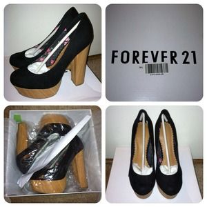 Wooden Platform Pumps