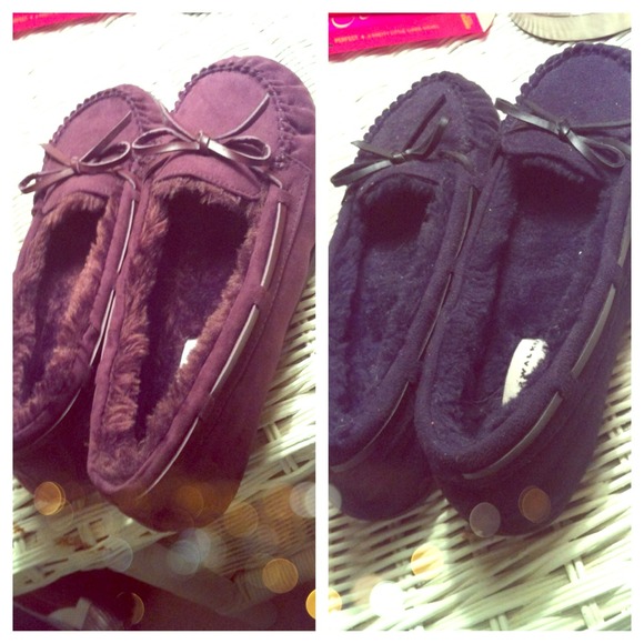 NEVER WORN MOCCASINS!