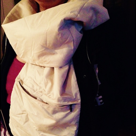 Secret Compartment Scarf from J.Crew!🔴 - Picture 4 of 4