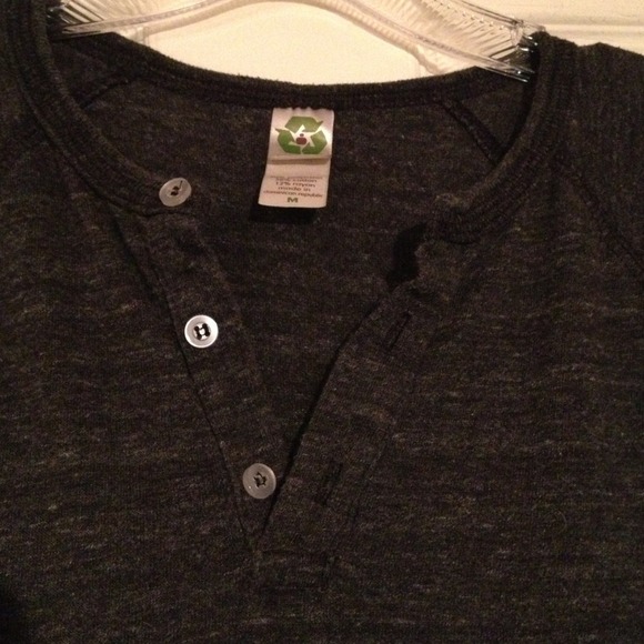 ❌❌❌SOLD❌❌❌urban outfitters 3/4 sleeve shirt - Picture 2 of 4