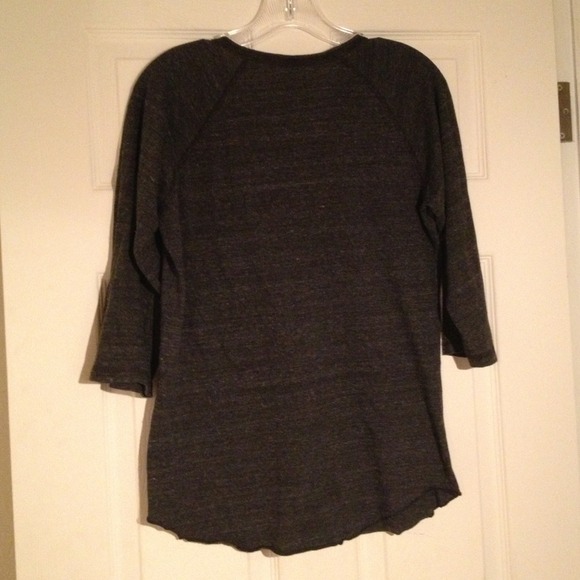 ❌❌❌SOLD❌❌❌urban outfitters 3/4 sleeve shirt - Picture 3 of 4