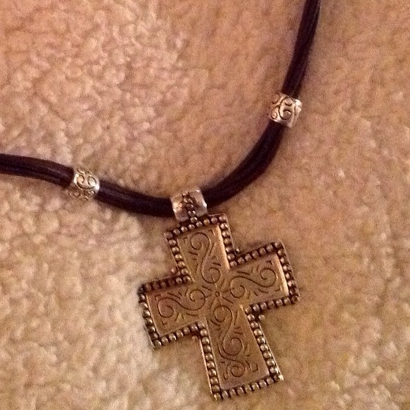 Necklace - Picture 2 of 3