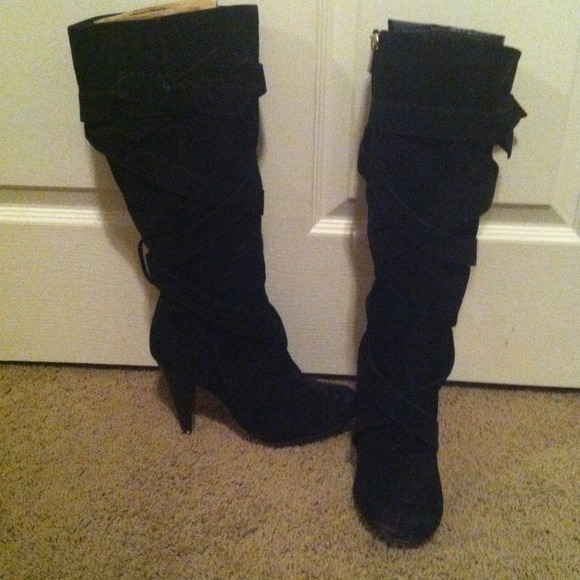 Black heeled boots