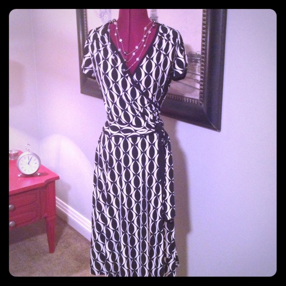 BUNDLED for Fuzzynavel Donna Morgan Dress