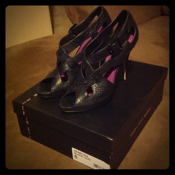 Steven by Steve Madden caged shoes size 6