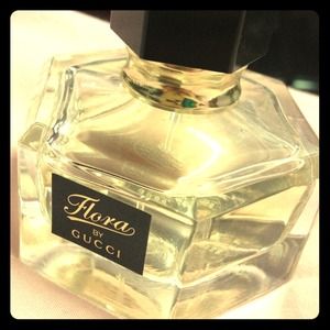 Flora by Gucci Eau de Toilette 1 oz