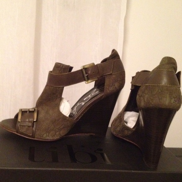 Not for sale* NWB  7.5 Women's Nicosia