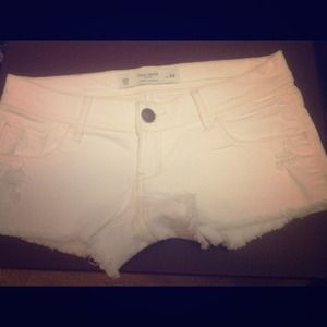 Gilly Hicks white frayed denim shorts