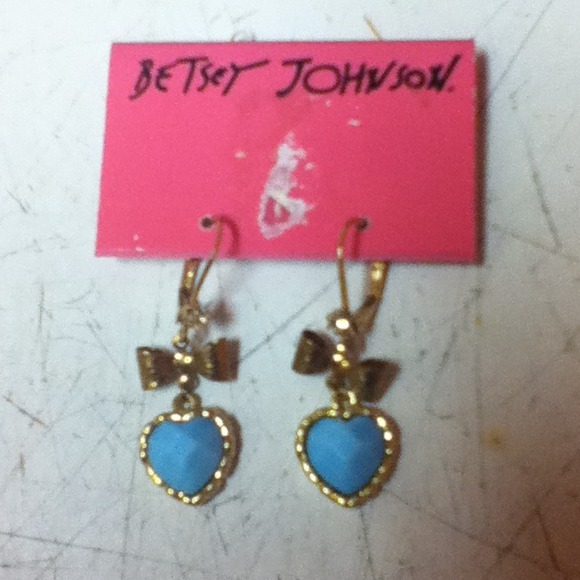 Betsey Johnson hearts